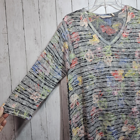 SOFT SURROUNDINGS Women's Knit Floral Print Pullover V-Neck Sweater Size 1X. - Picture 3 of 6